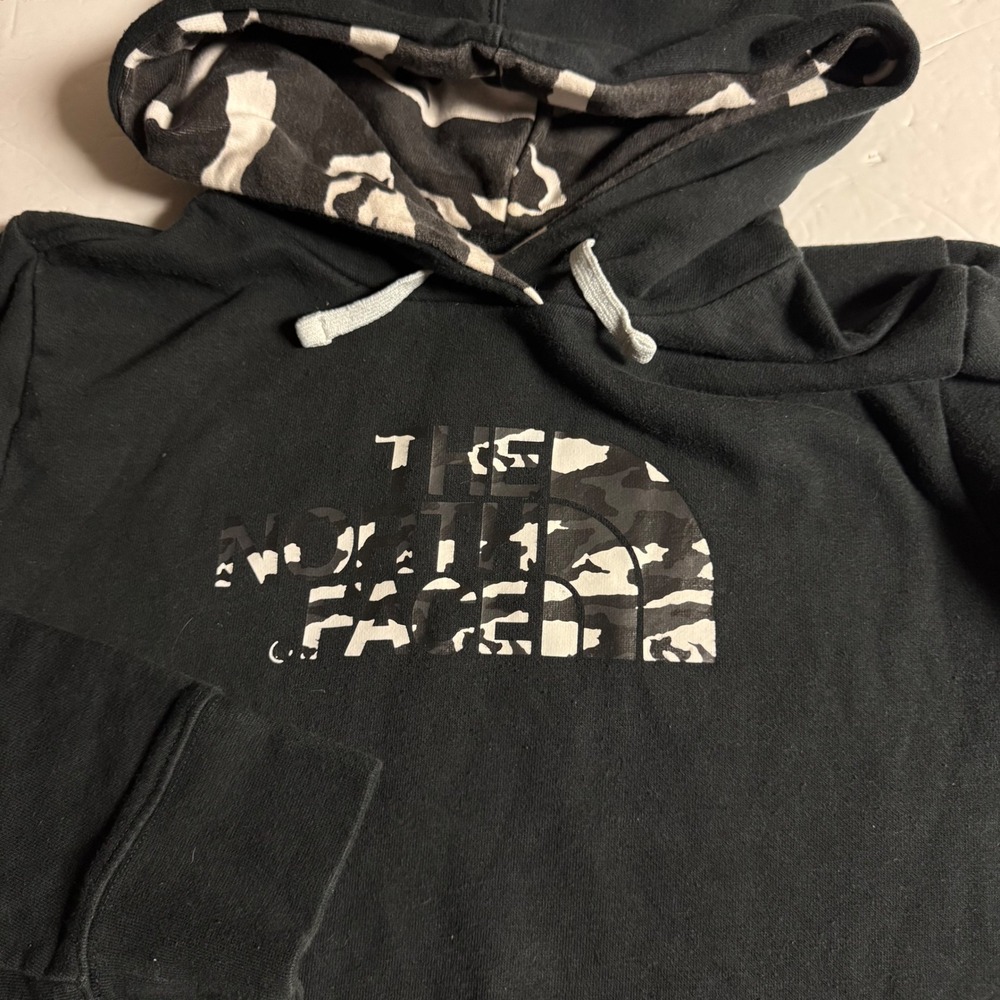 The‎ North Face Black Hoodie Camo Logo Drawstring Pullover Athleisure